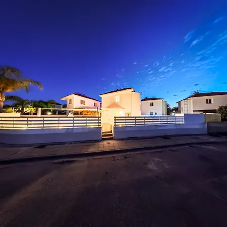 Black Swan Luxury * 普罗塔拉斯